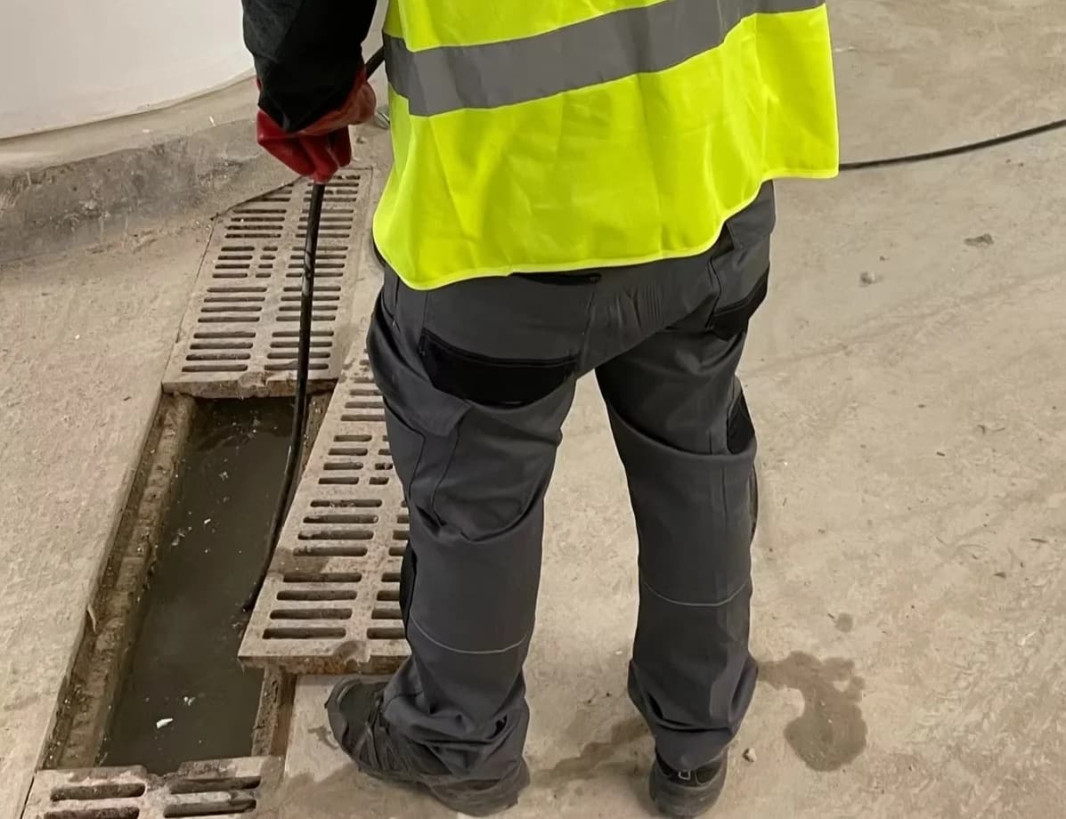 Service assainissement en Île-de-France — débouchage canalisations