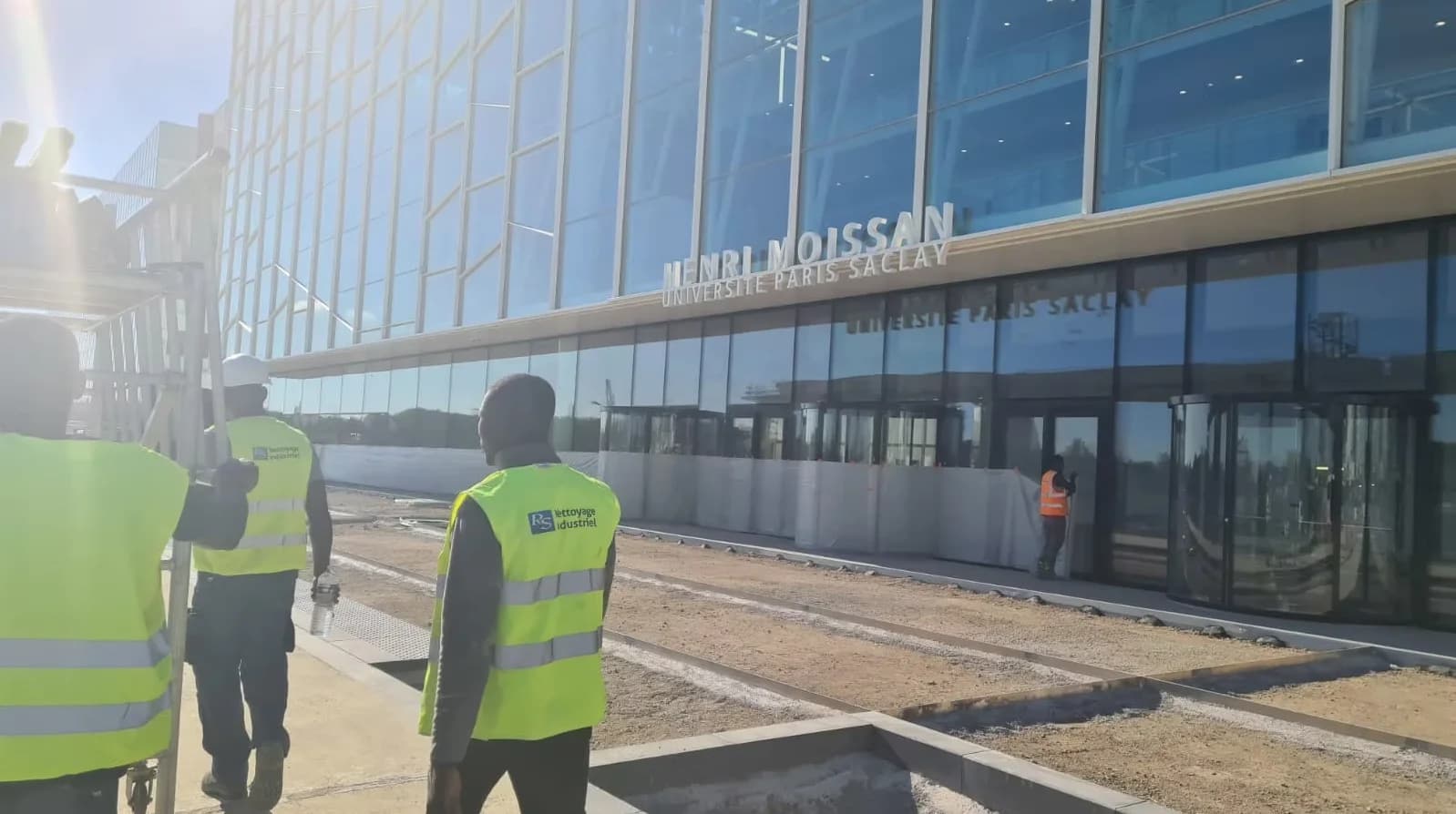 Élimination des résidus de chantier et poussières de plâtre