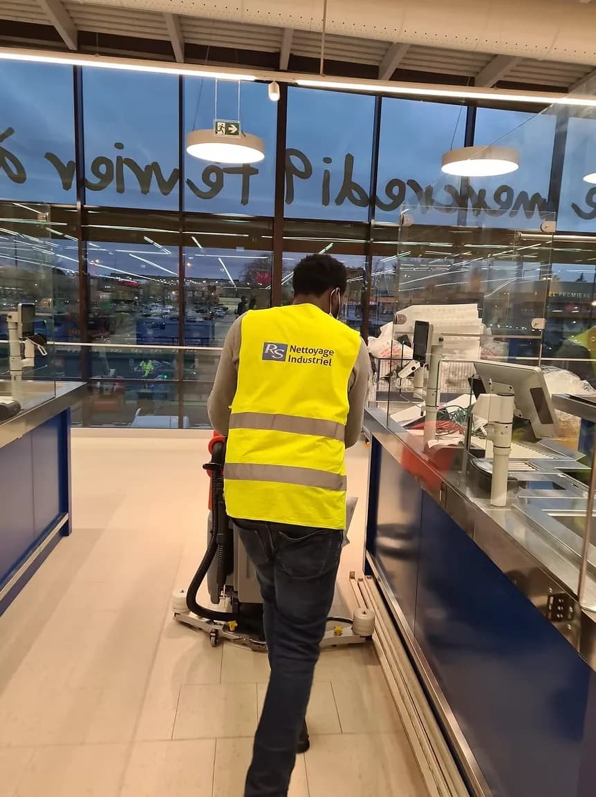 Nettoyage des vitres après chantier